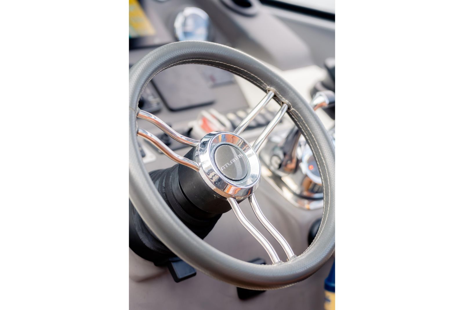 2013 Azimut Atlantis 48 — Cummins Diesel Inboard, Miami