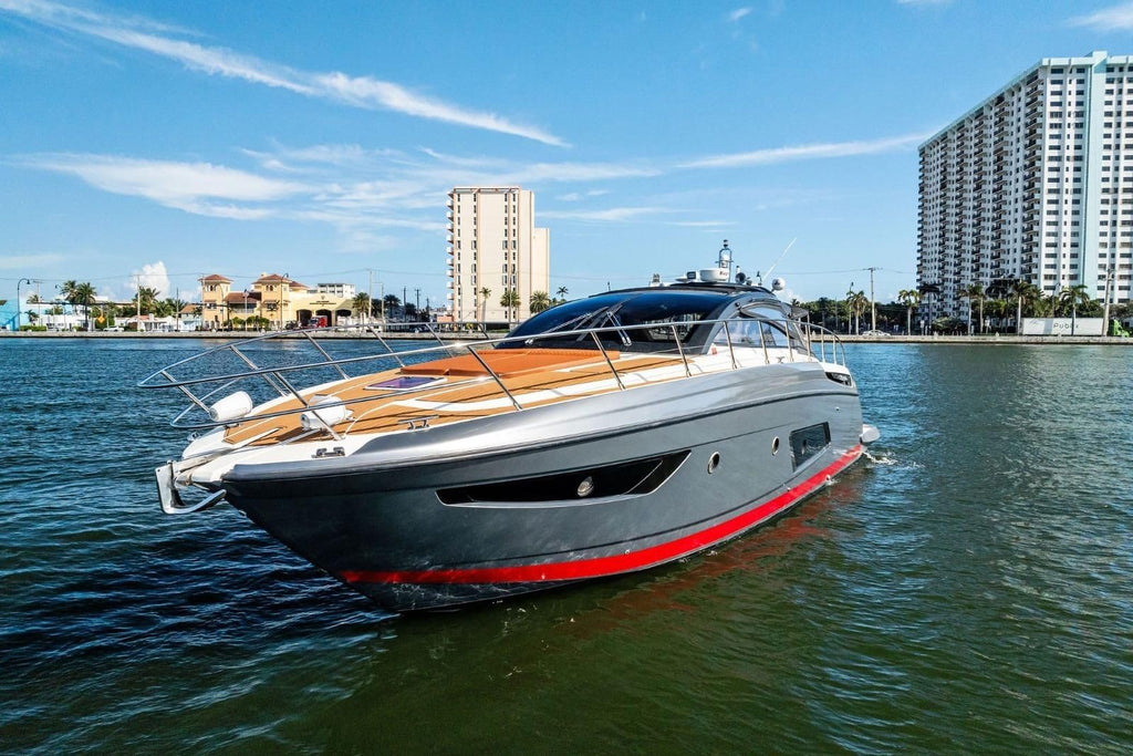 2013 Azimut Atlantis 48 — Cummins Diesel Inboard, Miami