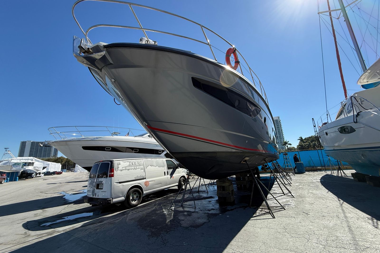 2013 Azimut Atlantis 48 — Cummins Diesel Inboard, Miami