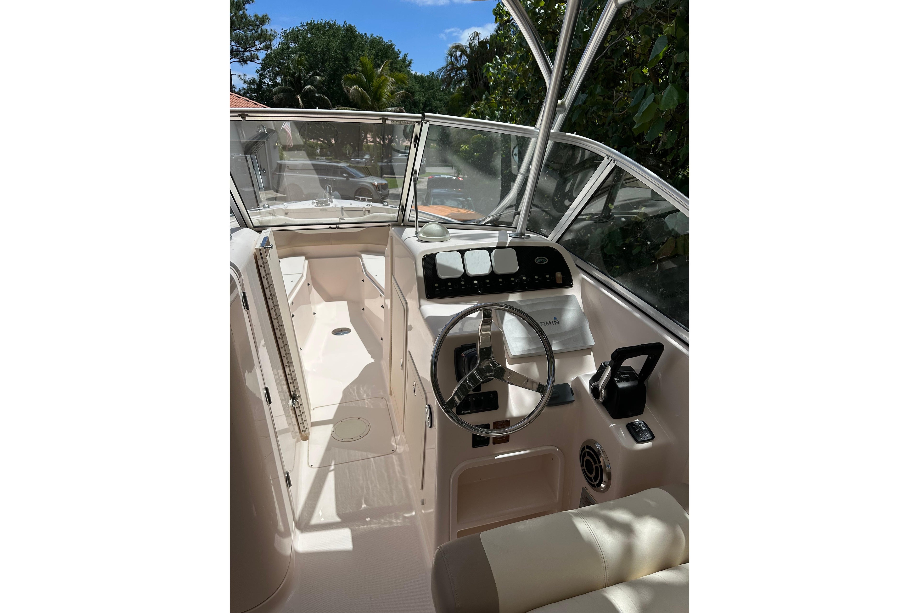 2014 Grady-White Freedom 275 — Twin Yamaha F200s, West Palm Beach