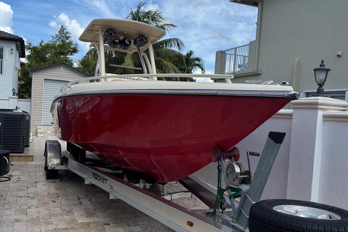 2014 Custom Latitude Powerboats 28 CC