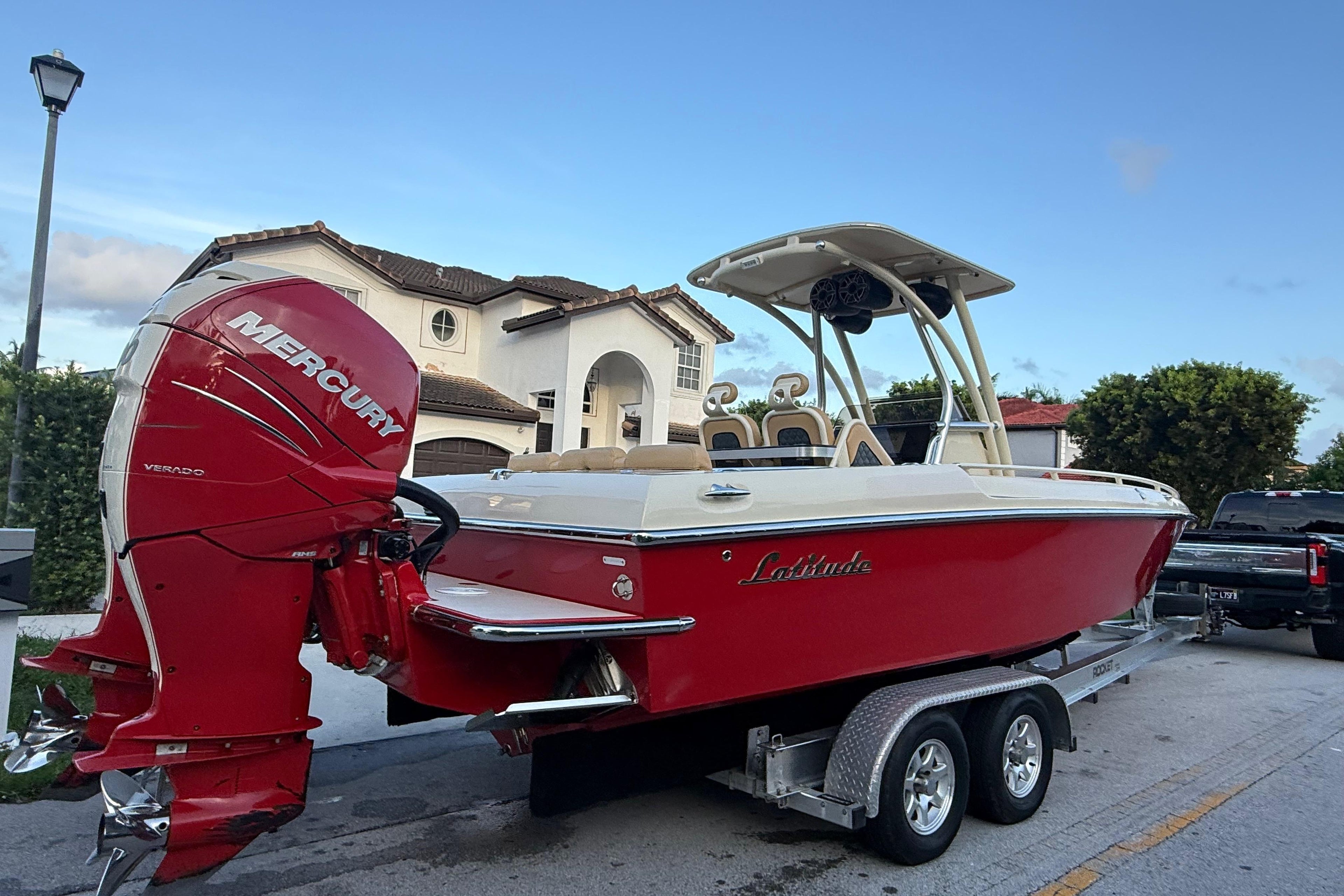 2014 Custom Latitude Powerboats 28 CC
