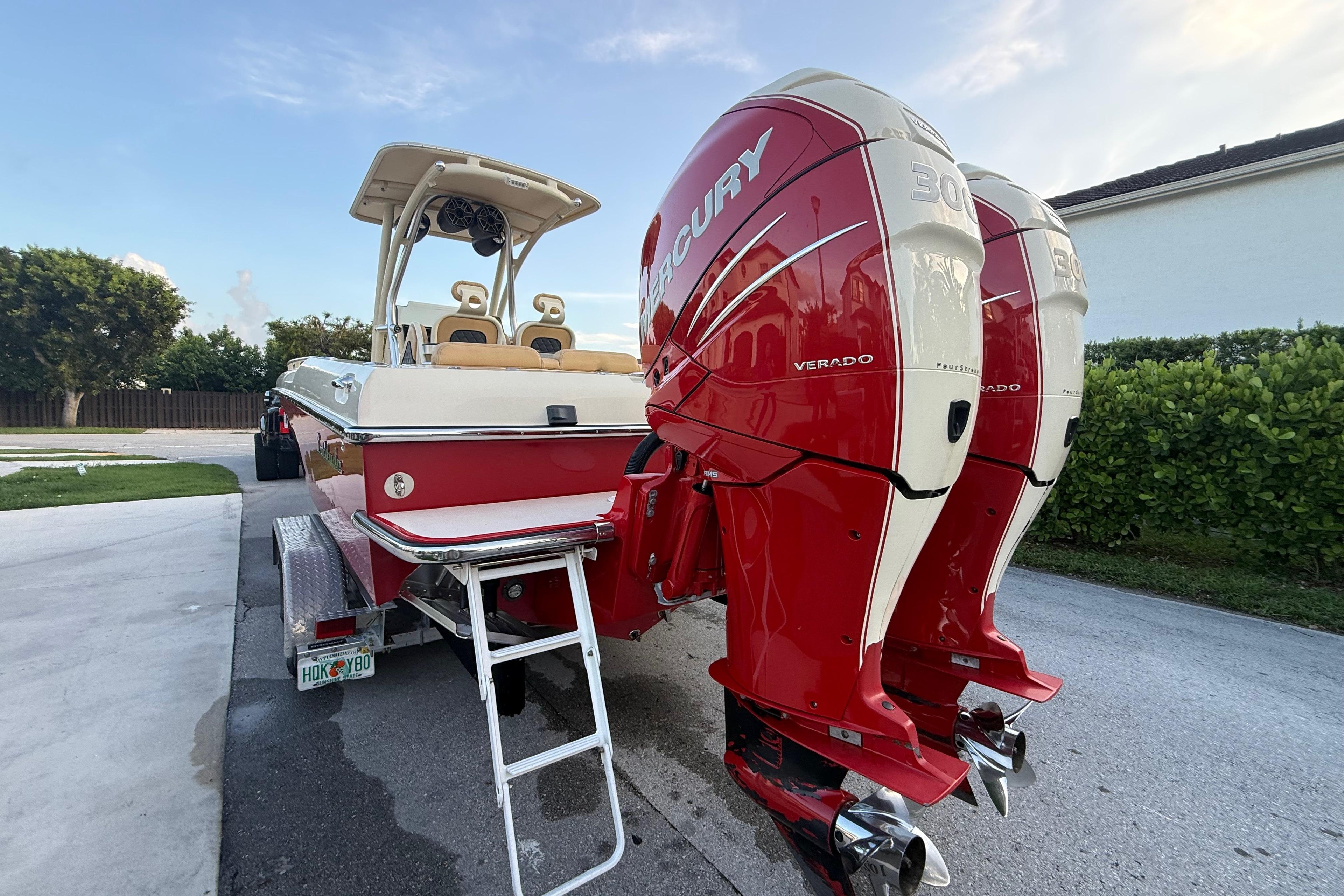 2014 Custom Latitude Powerboats 28 CC