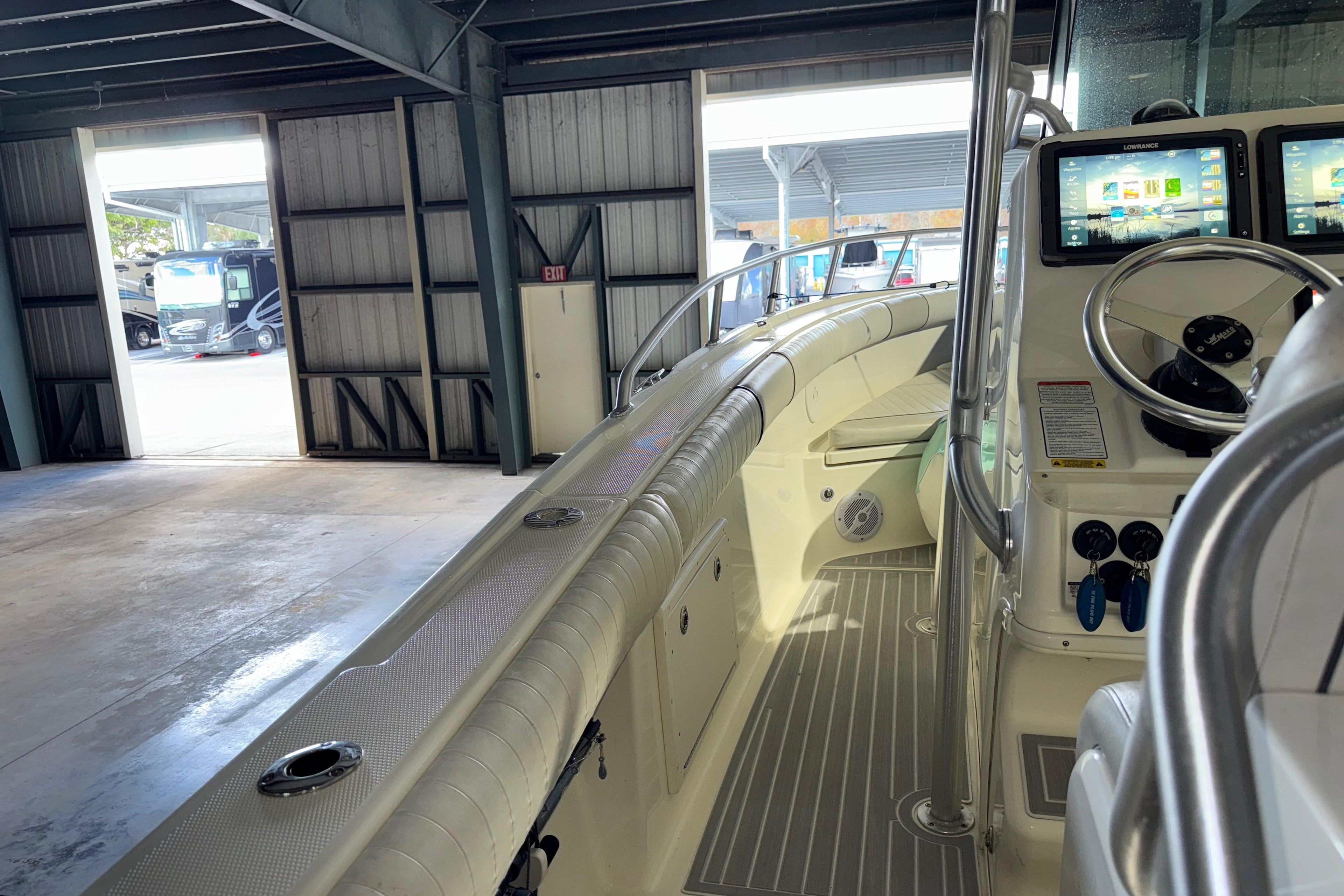 2014 Mako 284 Center Console — Twin Mercury Verado, Miami