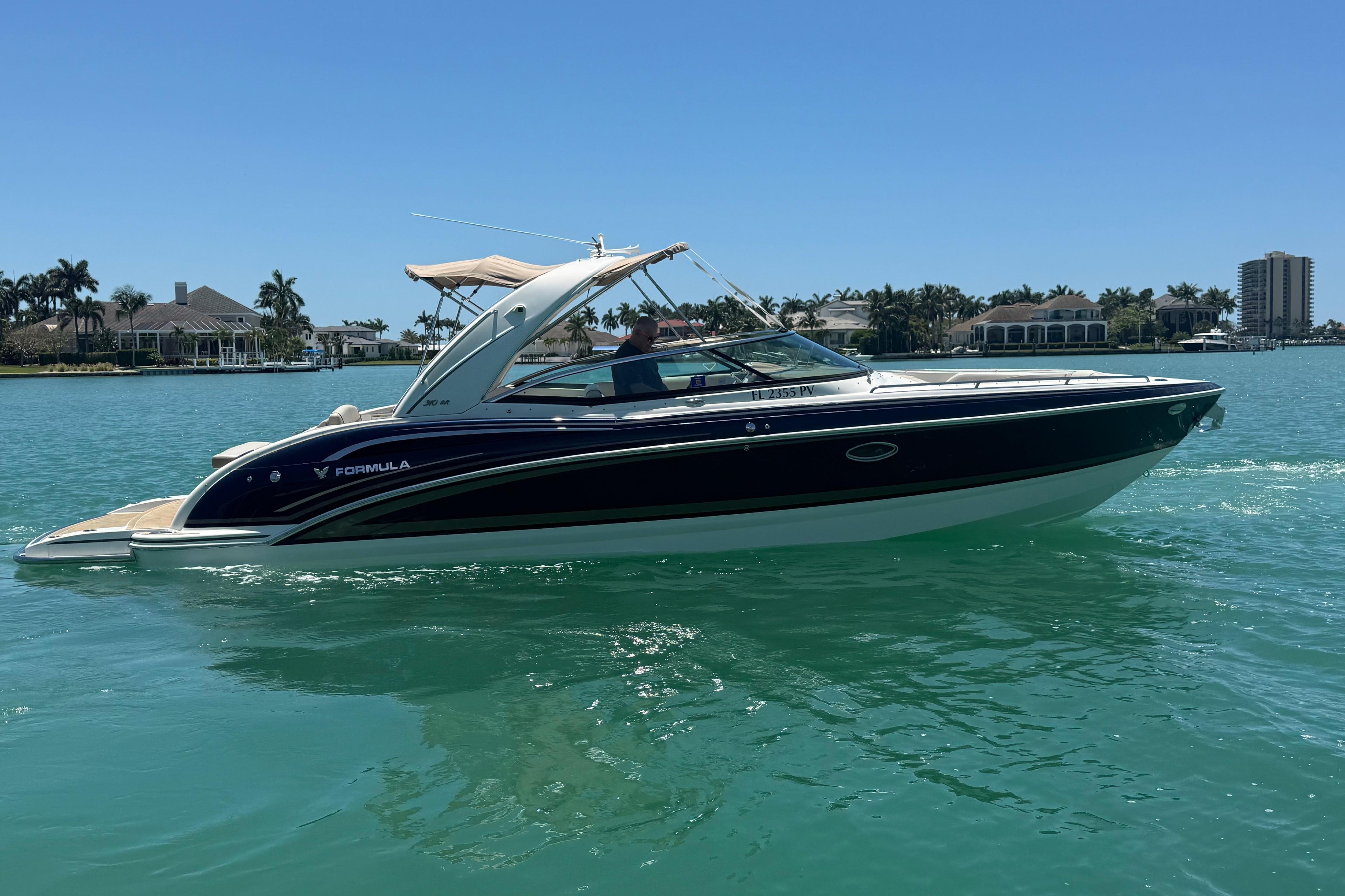 2015 Formula 310 Bowrider — Twin Mercruiser 8.2L, Marco Island