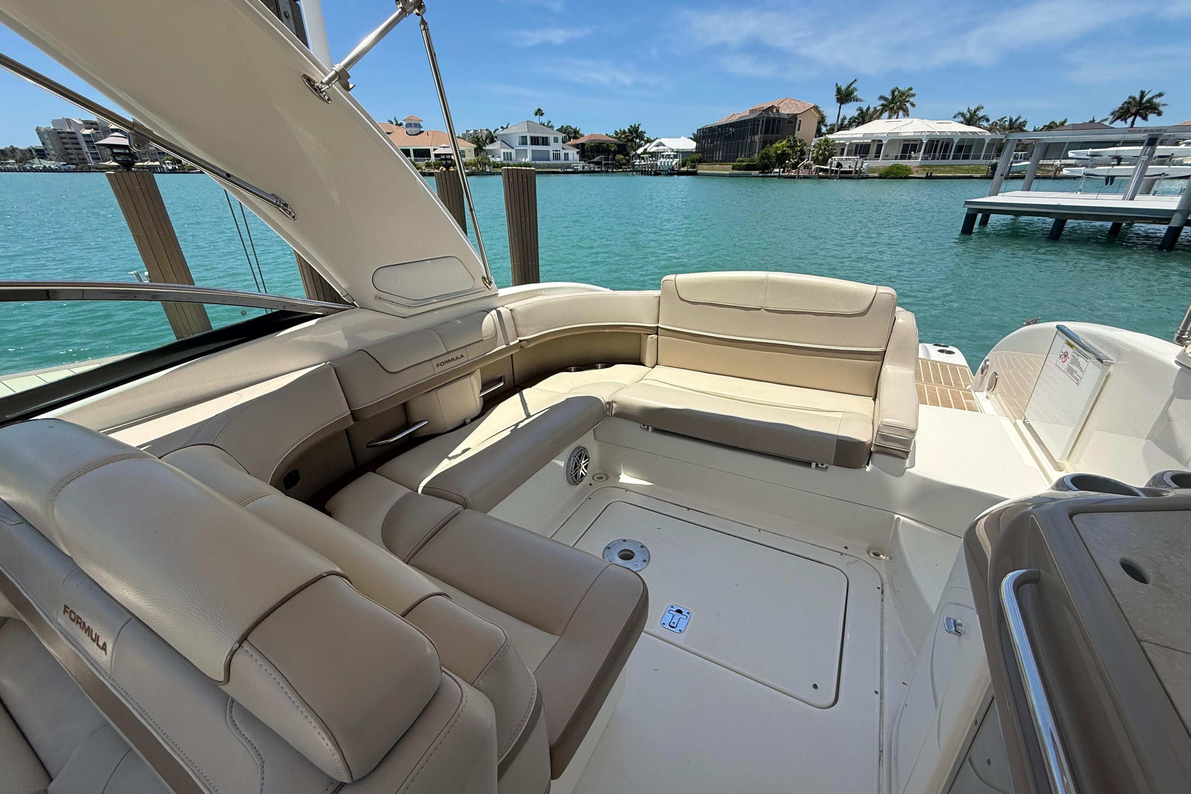 2015 Formula 310 Bowrider — Twin Mercruiser 8.2L, Marco Island