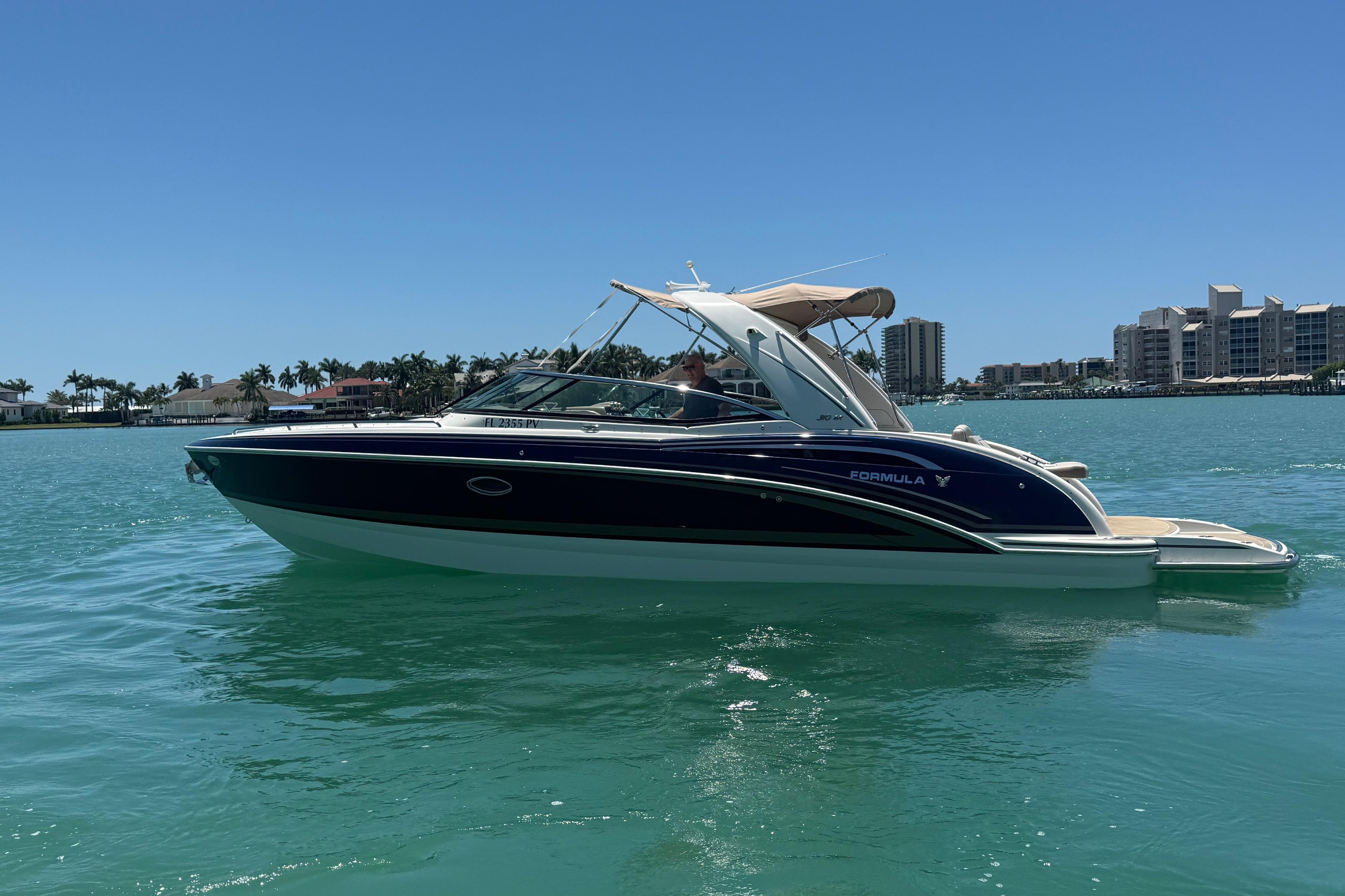 2015 Formula 310 Bowrider — Twin Mercruiser 8.2L, Marco Island