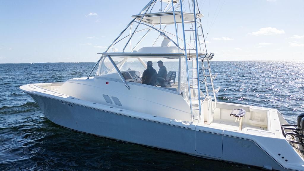 2016 SeaVee 430 Fisharound — Quad Mercury Verado 350s, Miami