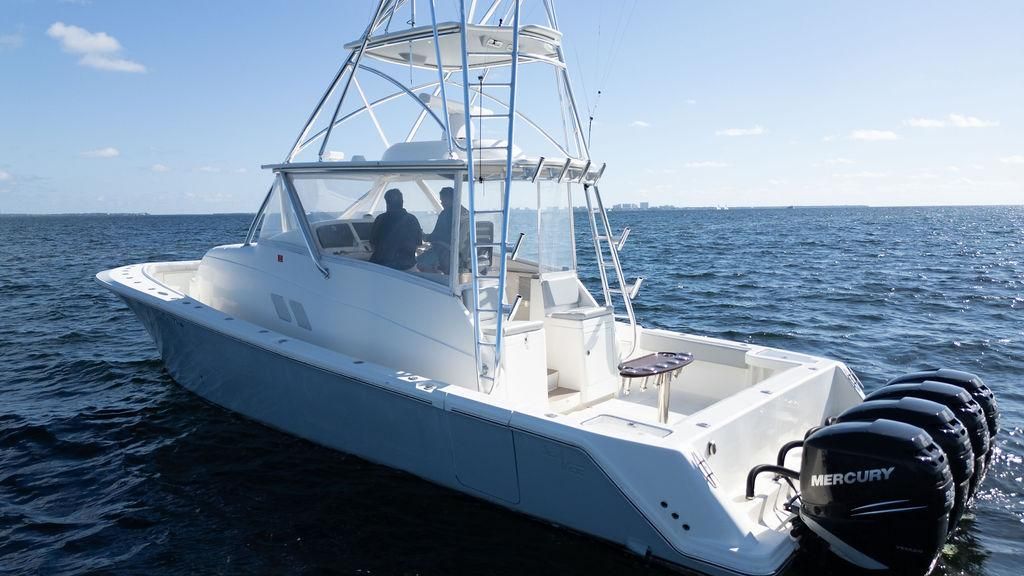 2016 SeaVee 430 Fisharound — Quad Mercury Verado 350s, Miami