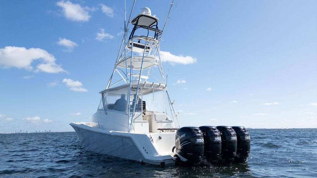 2016 SeaVee 430 Fisharound — Quad Mercury Verado 350s, Miami