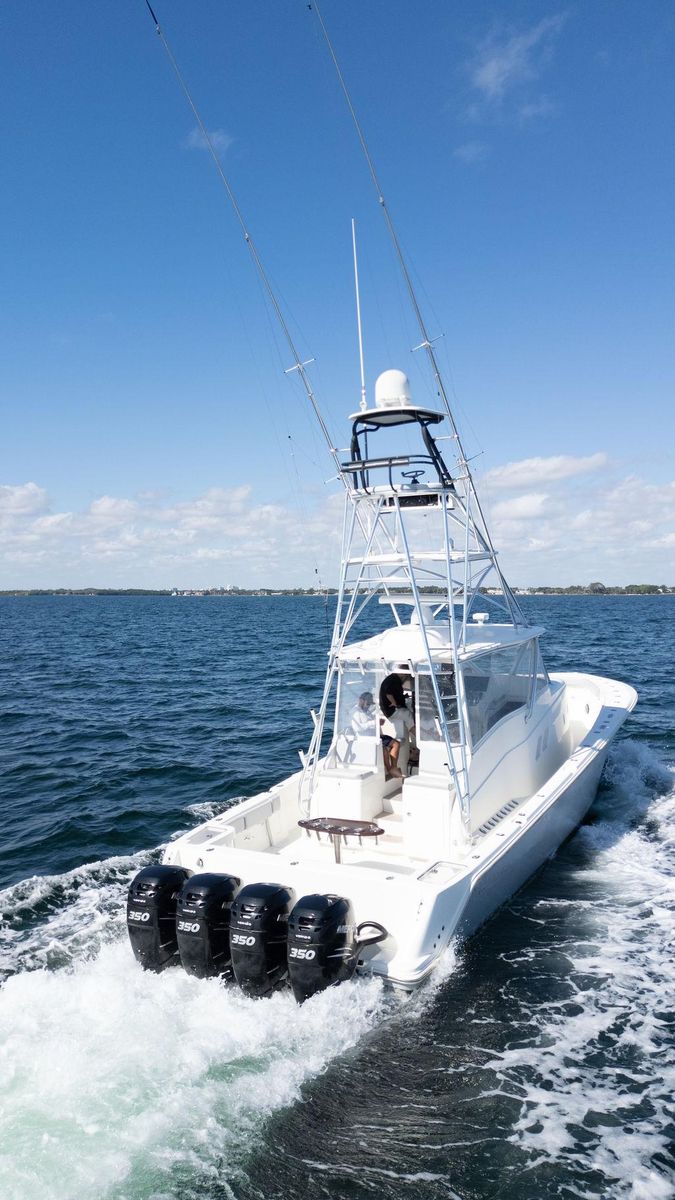 2016 SeaVee 430 Fisharound — Quad Mercury Verado 350s, Miami