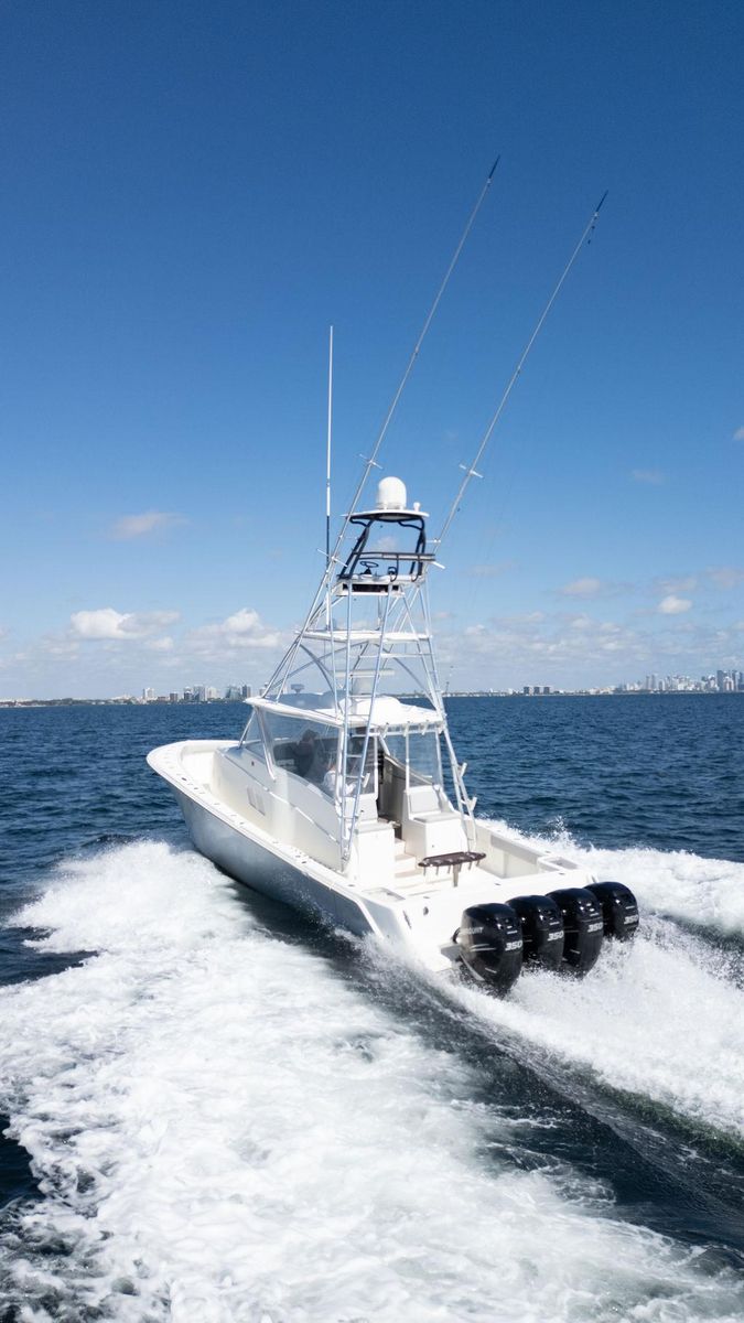 2016 SeaVee 430 Fisharound — Quad Mercury Verado 350s, Miami