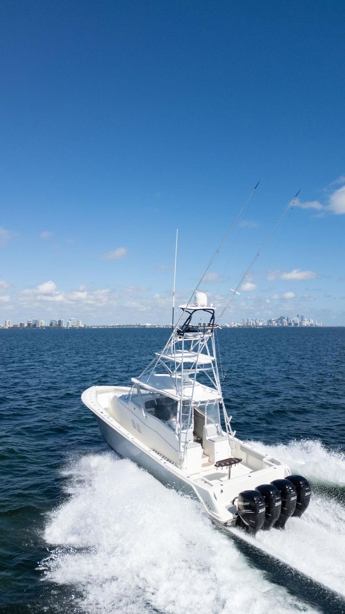 2016 SeaVee 430 Fisharound — Quad Mercury Verado 350s, Miami