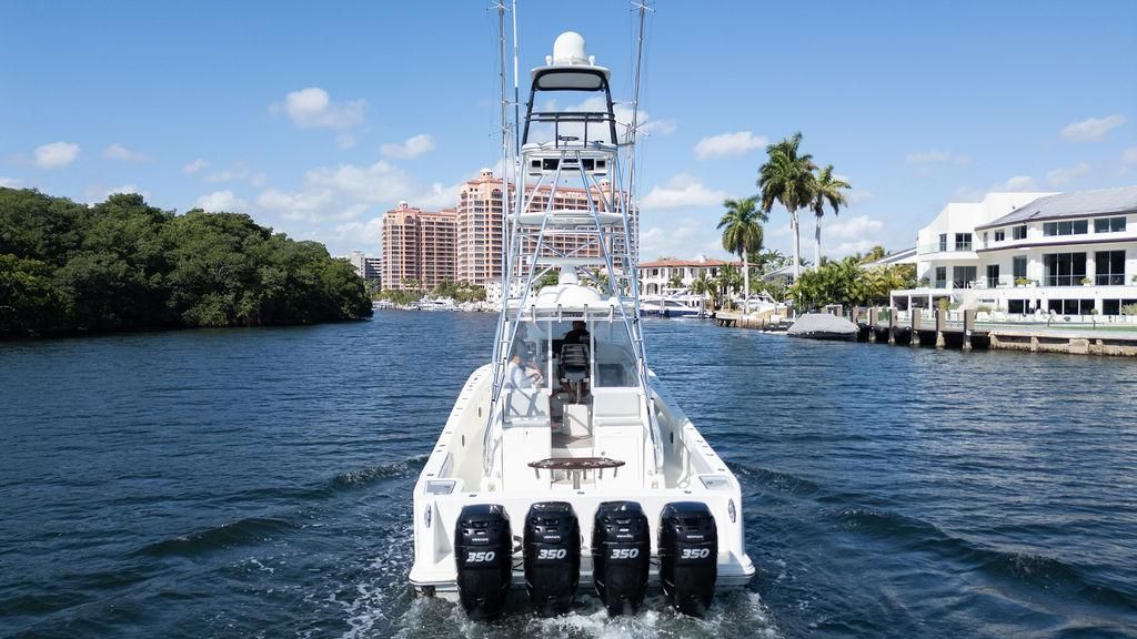 2016 SeaVee 430 Fisharound — Quad Mercury Verado 350s, Miami