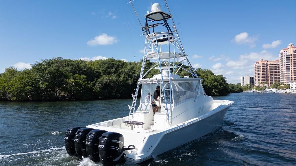 2016 SeaVee 430 Fisharound — Quad Mercury Verado 350s, Miami