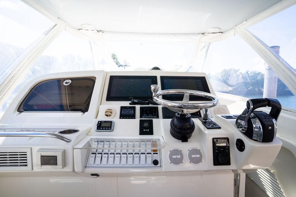 2016 SeaVee 430 Fisharound — Quad Mercury Verado 350s, Miami