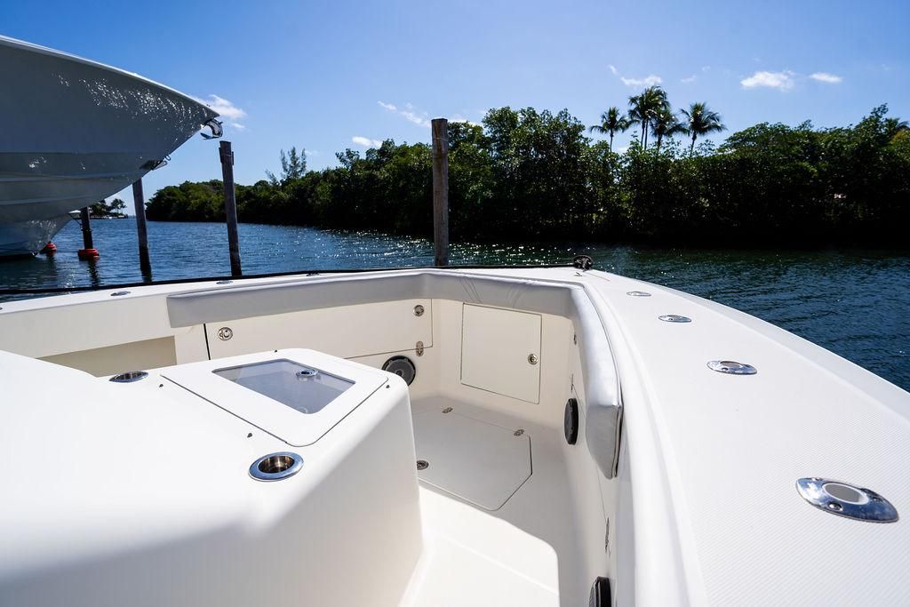 2016 SeaVee 430 Fisharound — Quad Mercury Verado 350s, Miami