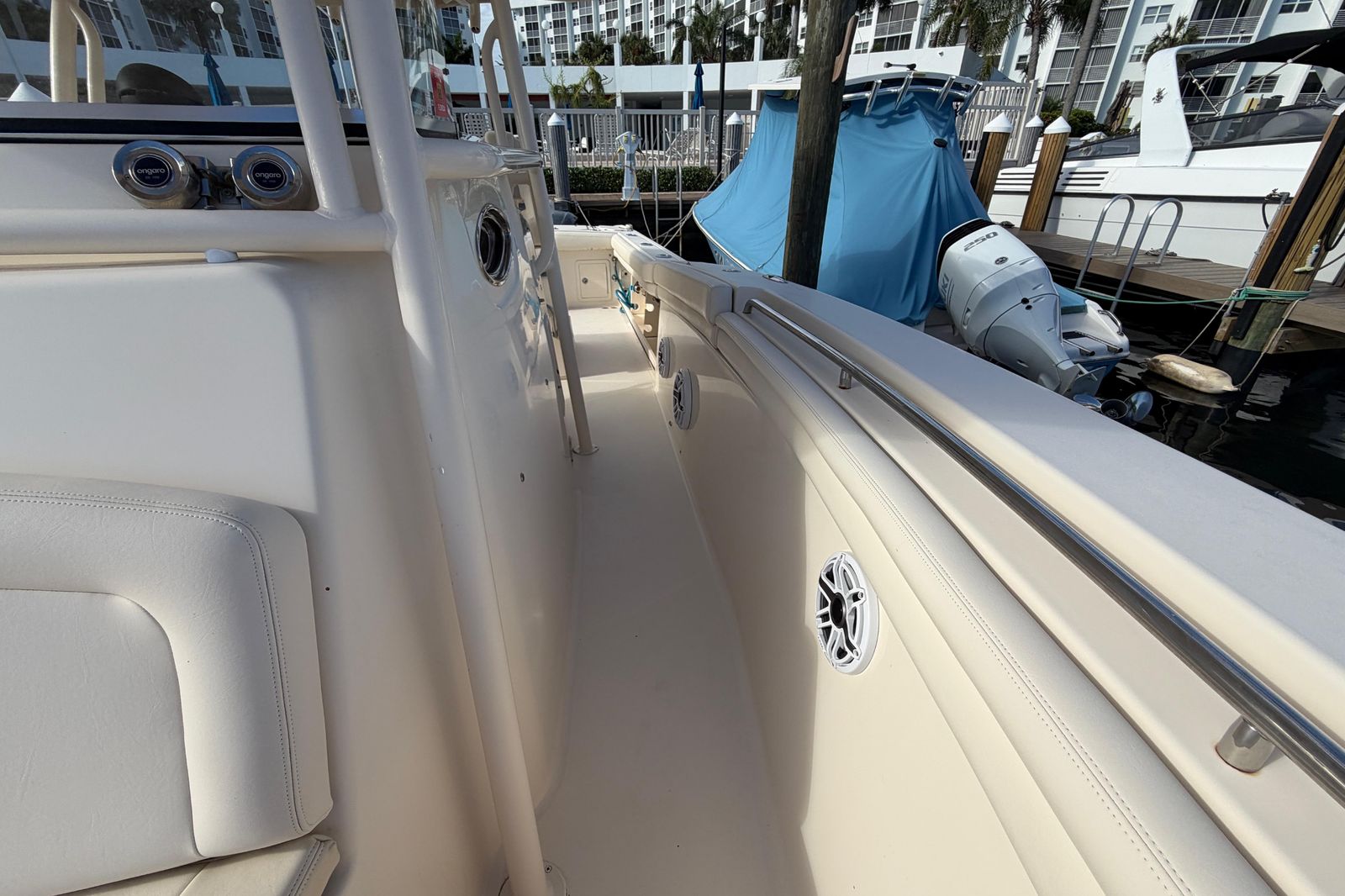 2016 Grady-White Canyon 336