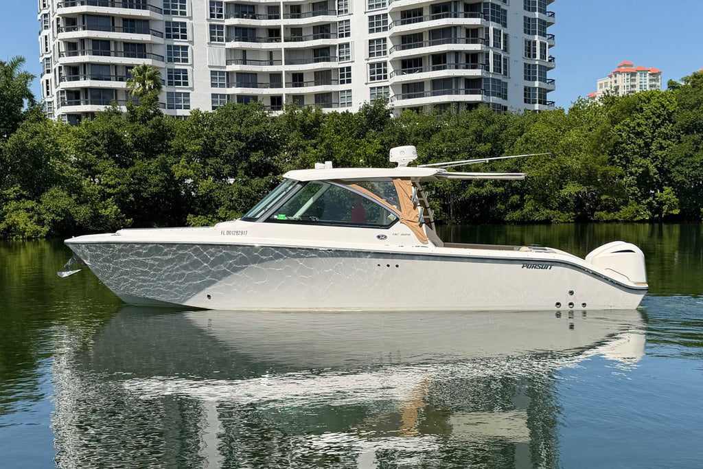 2016 Pursuit DC 325 Dual Console