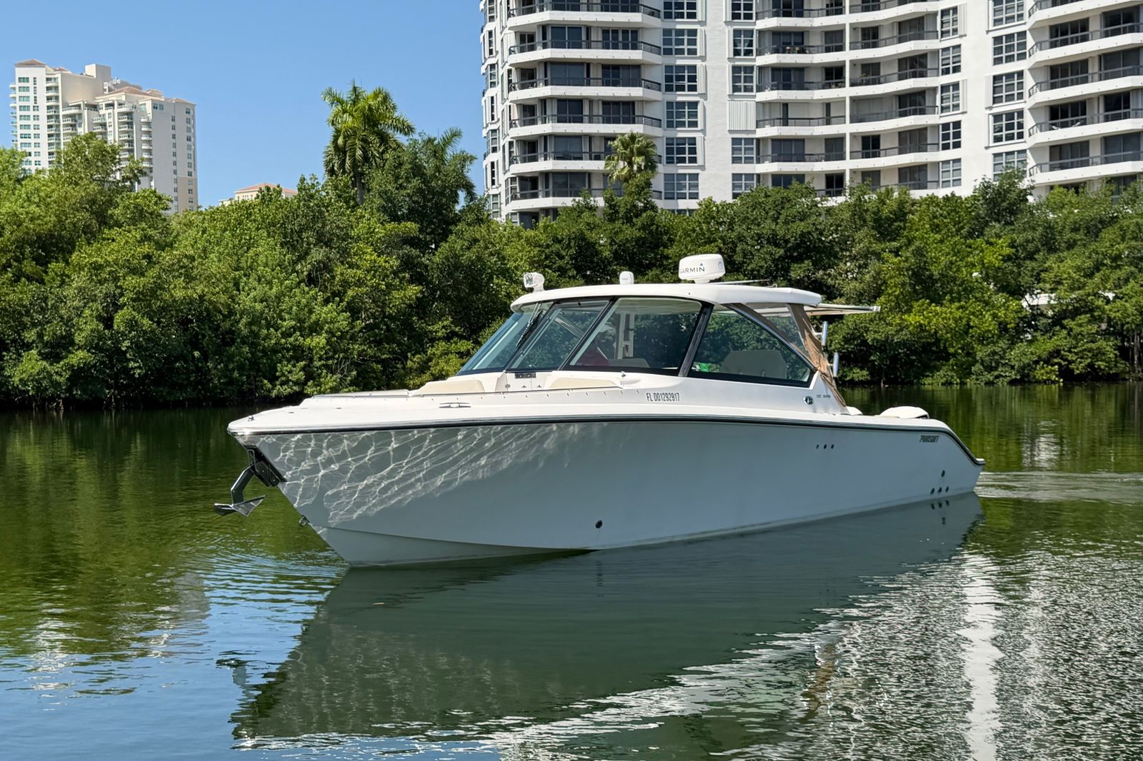 2016 Pursuit DC 325 Dual Console