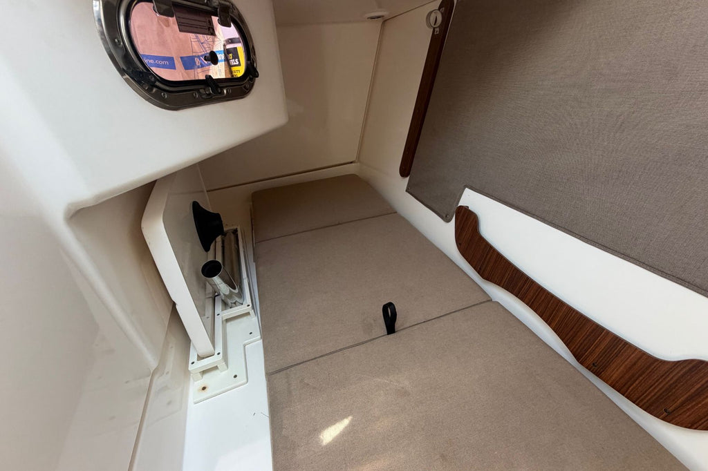 2016 Pursuit DC 325 Dual Console