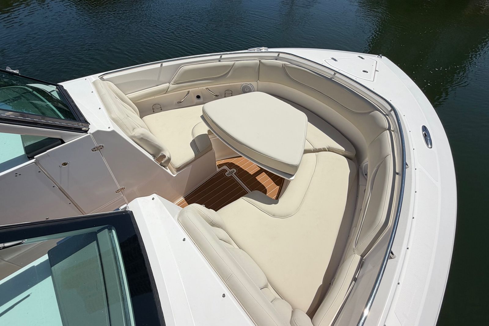 2016 Pursuit DC 325 Dual Console