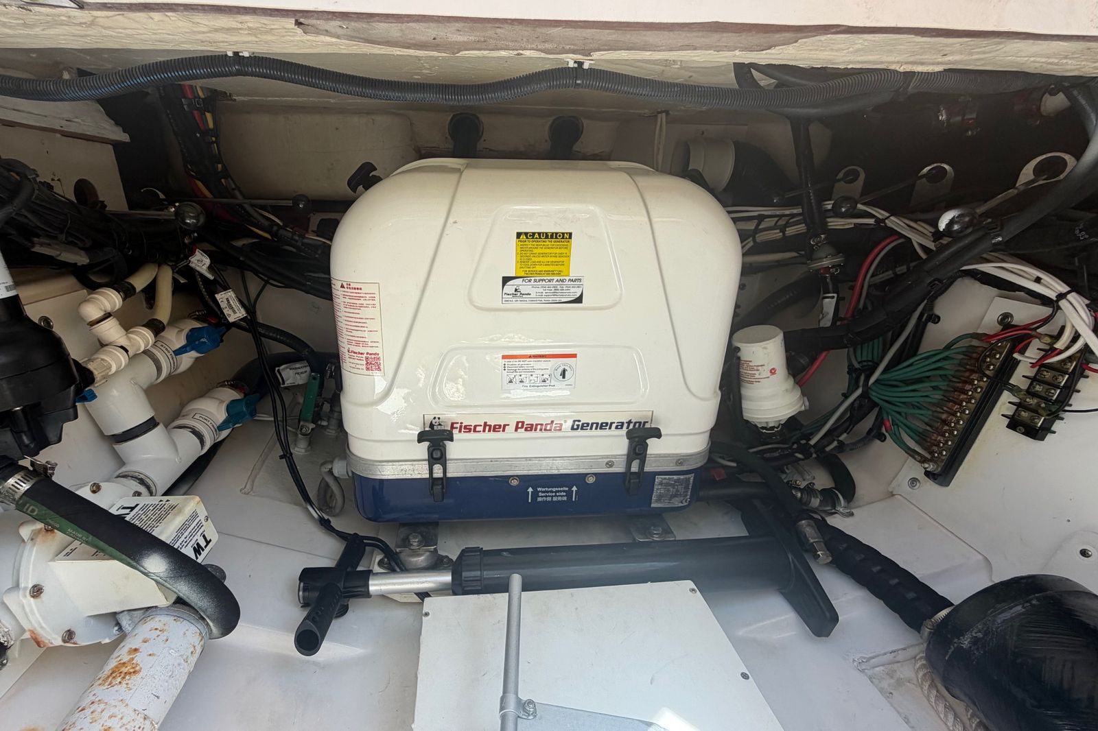 2016 Pursuit DC 325 Dual Console