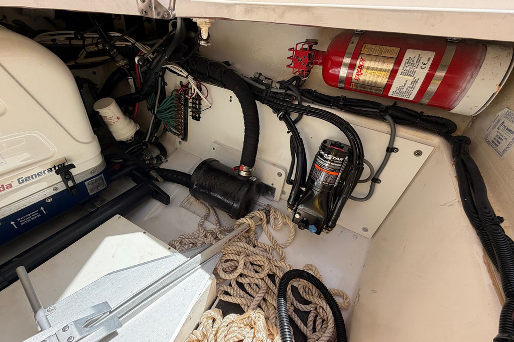 2016 Pursuit DC 325 Dual Console