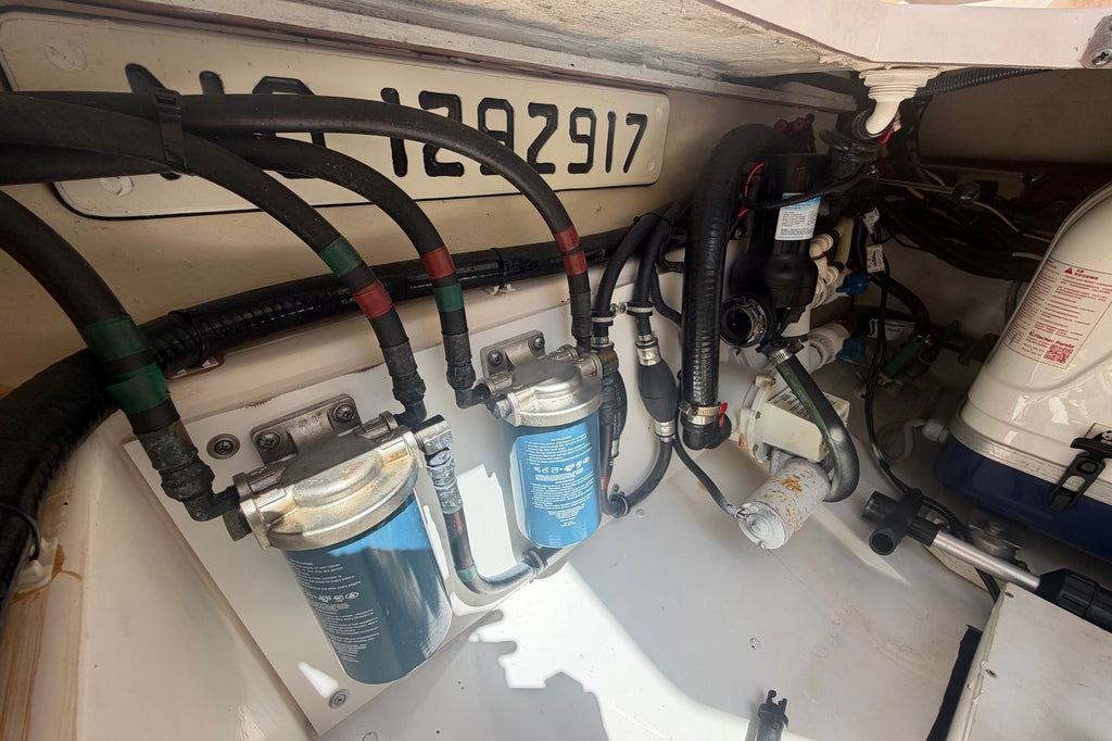 2016 Pursuit DC 325 Dual Console
