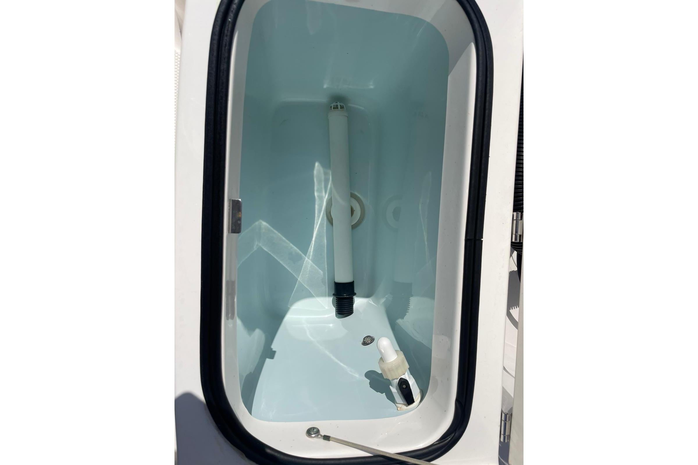 2016 Robalo R200 Center Console