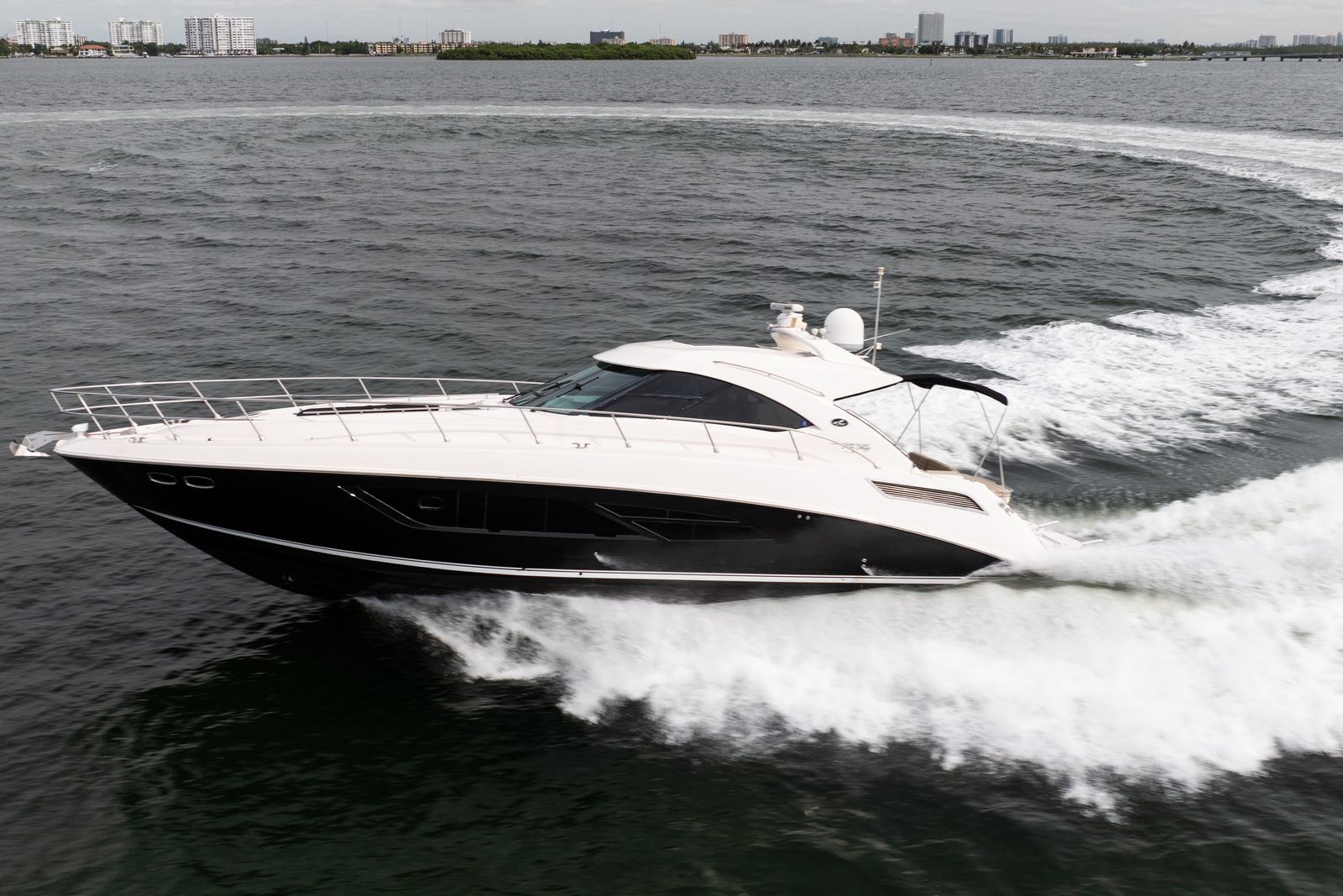 2016 Sea Ray Sundancer 540 — Twin Cummins QSM-11 Diesels, Miami