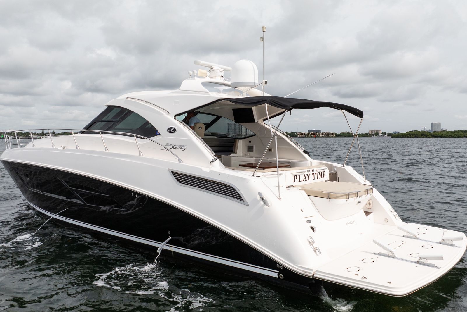 2016 Sea Ray Sundancer 540 — Twin Cummins QSM-11 Diesels, Miami