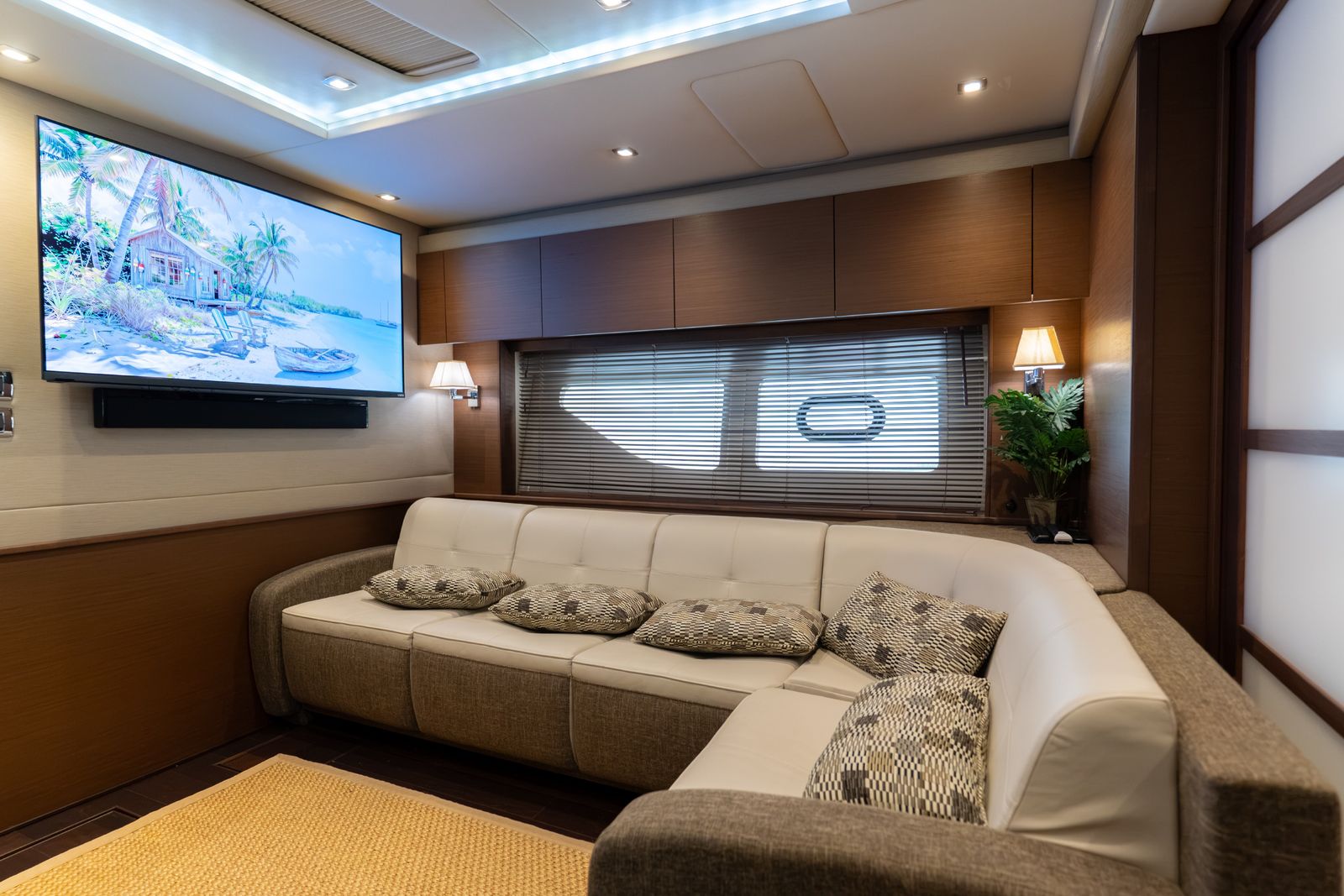 2016 Sea Ray Sundancer 540 — Twin Cummins QSM-11 Diesels, Miami