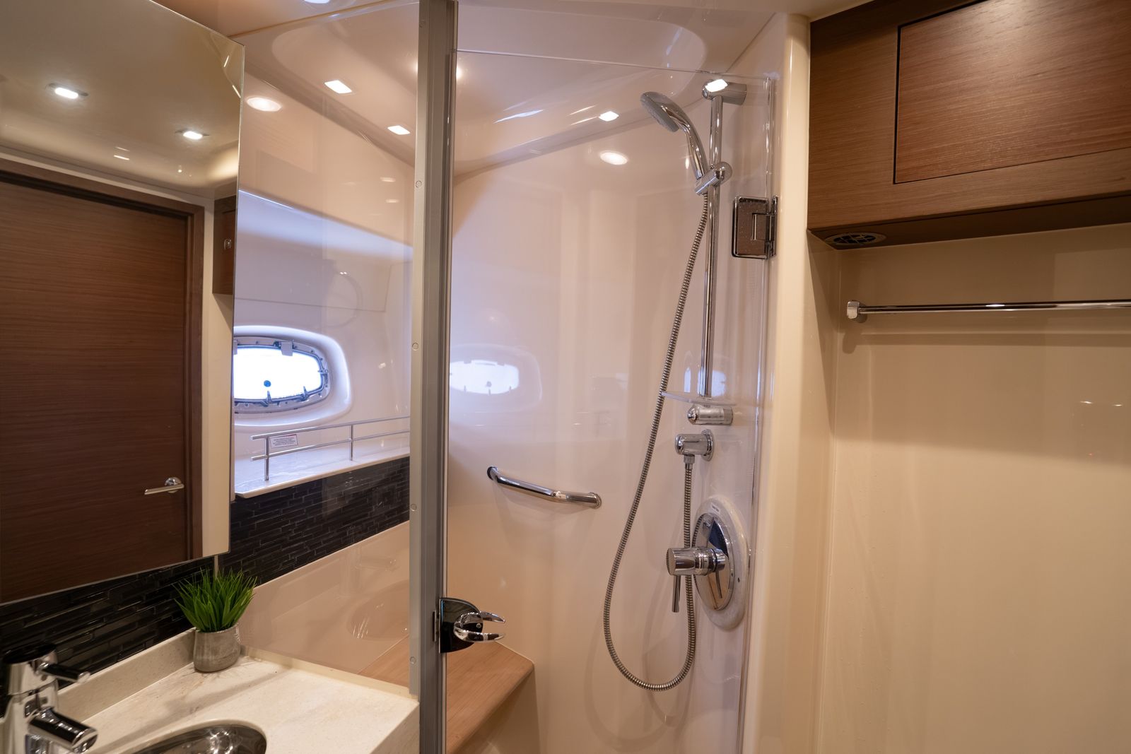 2016 Sea Ray Sundancer 540 — Twin Cummins QSM-11 Diesels, Miami