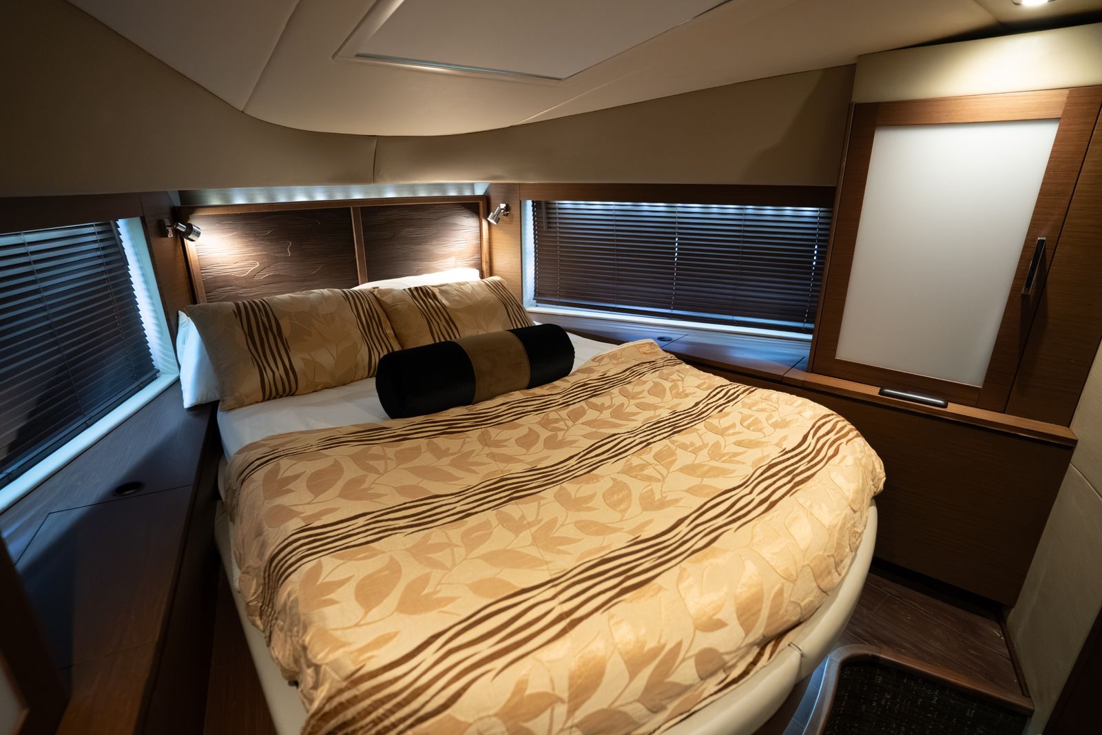 2016 Sea Ray Sundancer 540 — Twin Cummins QSM-11 Diesels, Miami