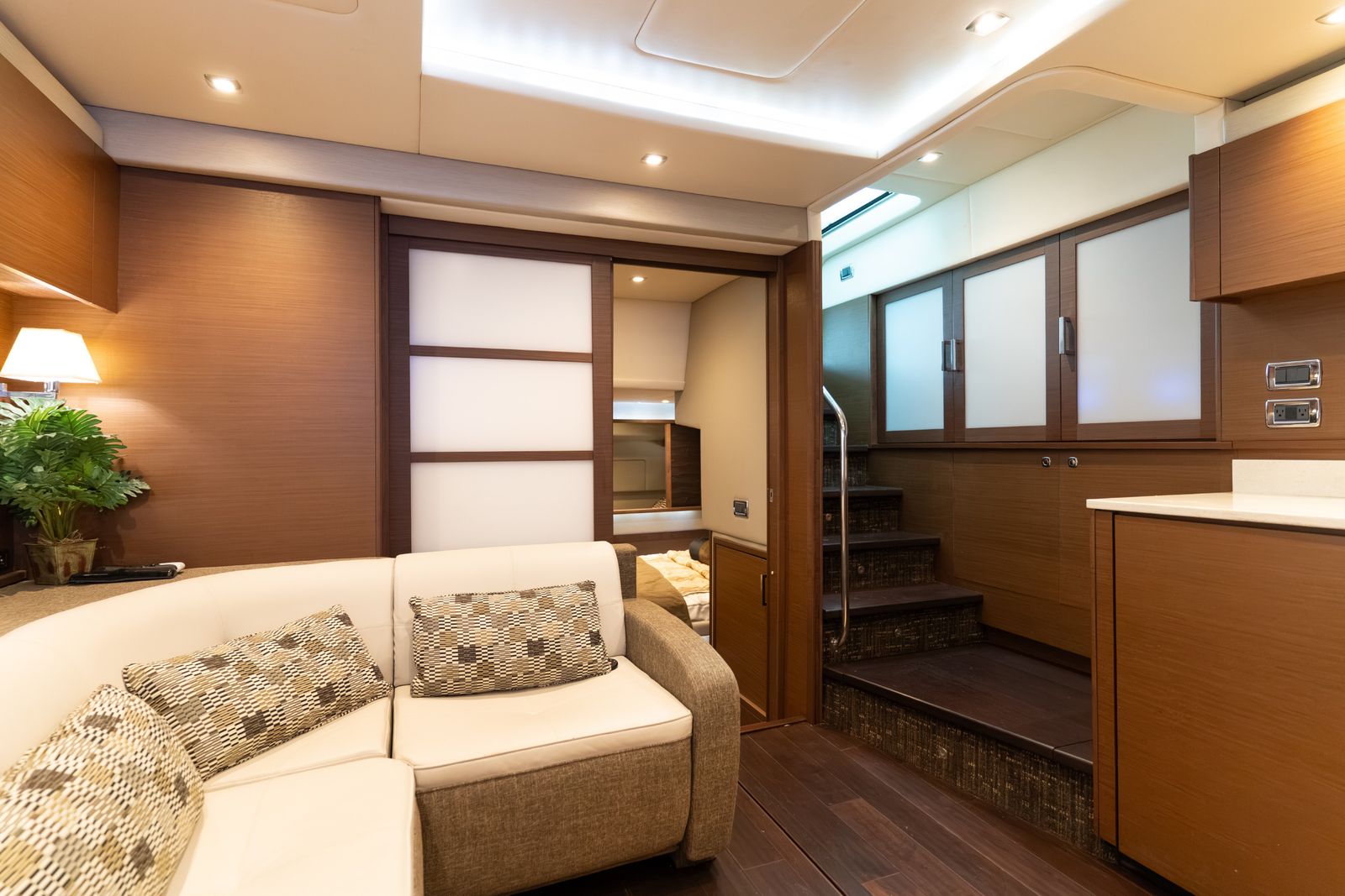 2016 Sea Ray Sundancer 540 — Twin Cummins QSM-11 Diesels, Miami