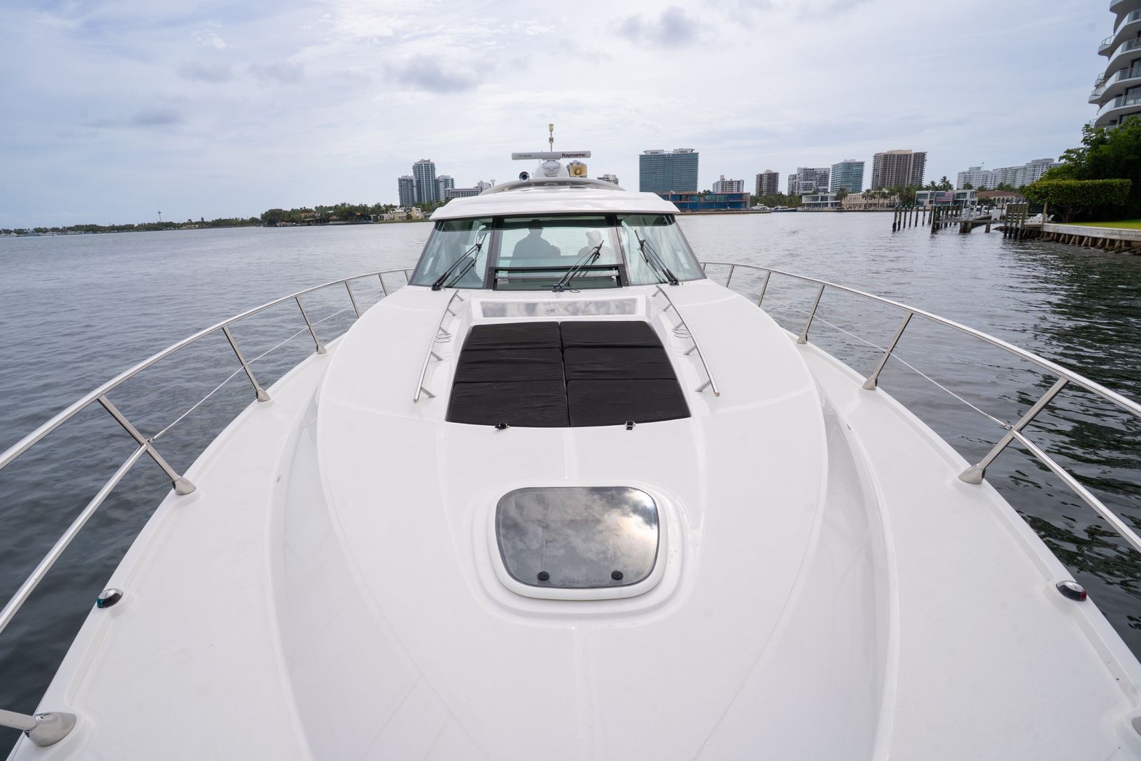 2016 Sea Ray Sundancer 540 — Twin Cummins QSM-11 Diesels, Miami