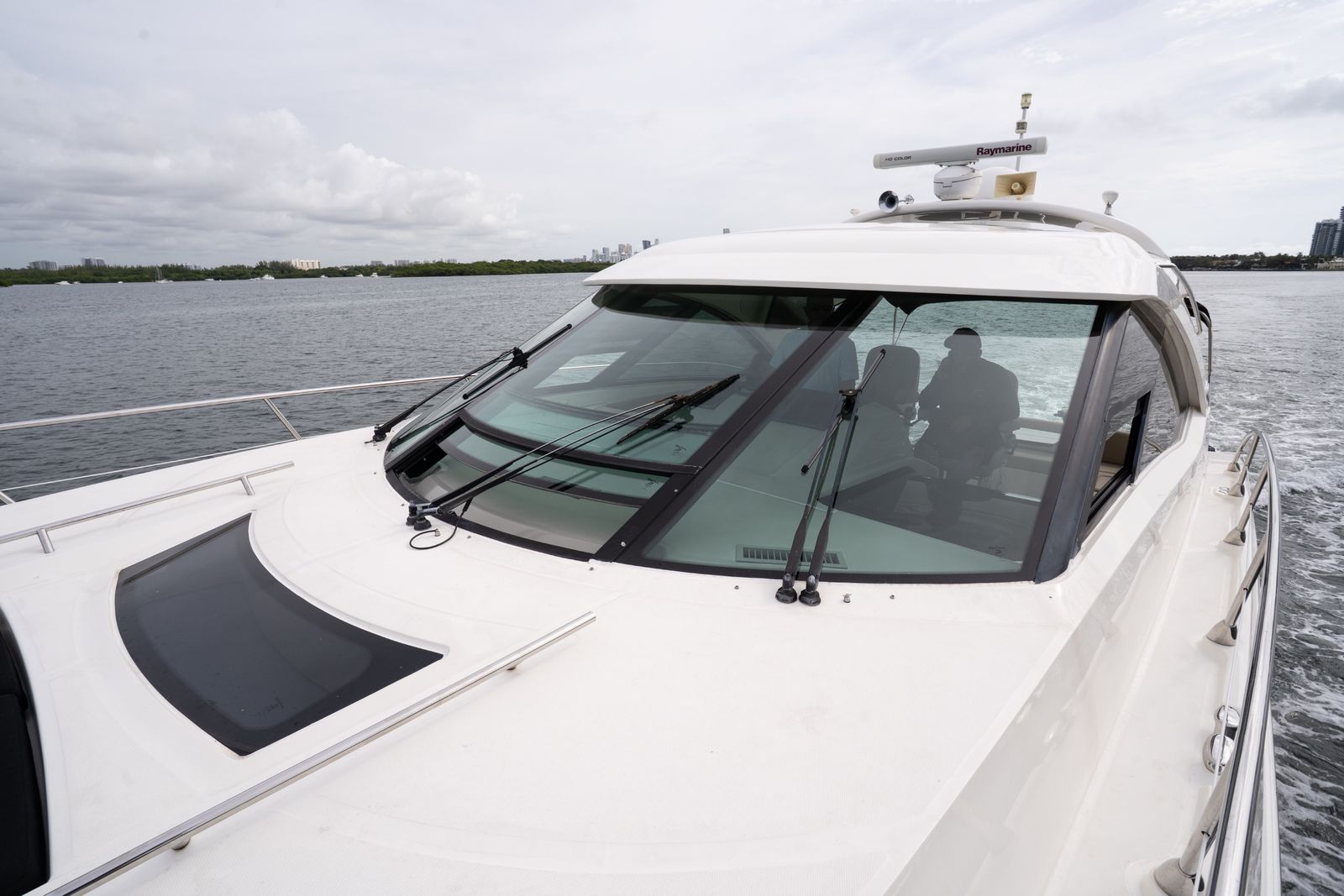 2016 Sea Ray Sundancer 540 — Twin Cummins QSM-11 Diesels, Miami