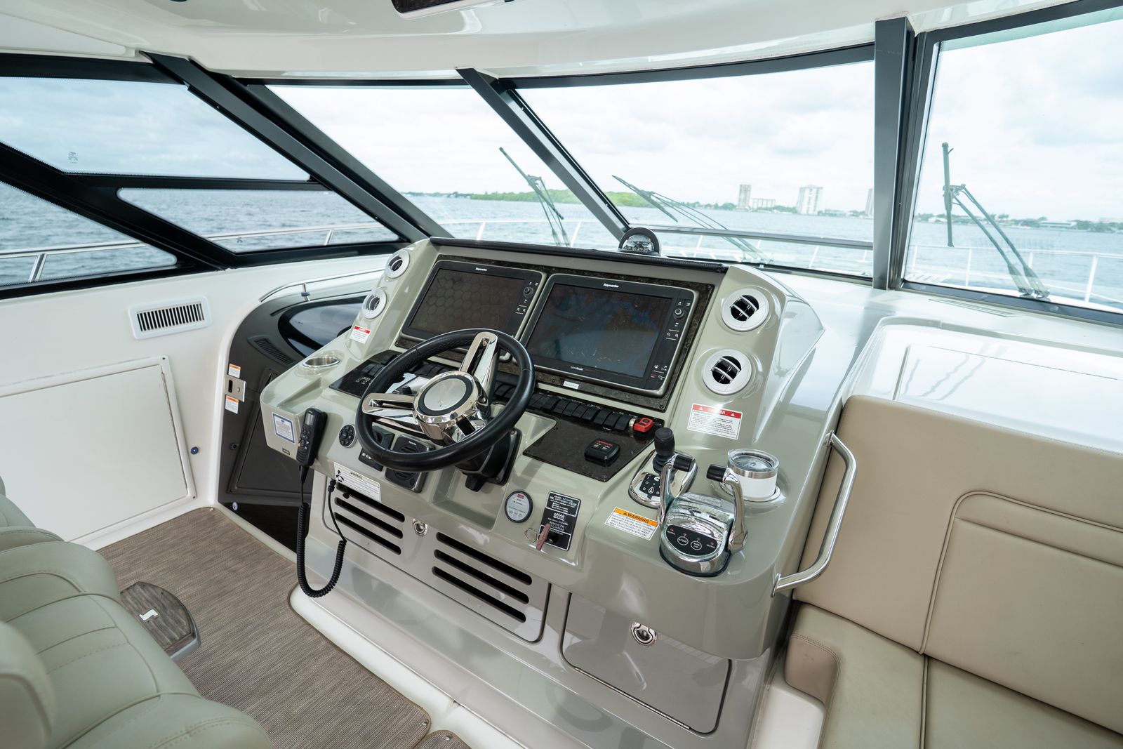 2016 Sea Ray Sundancer 540 — Twin Cummins QSM-11 Diesels, Miami