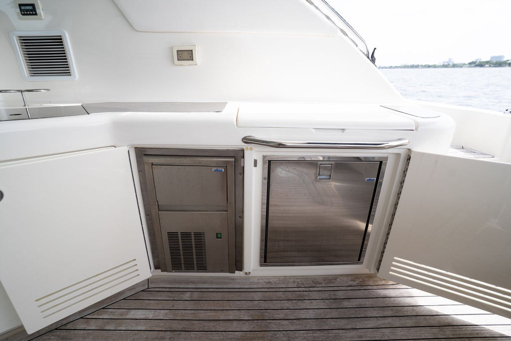 2016 Sea Ray Sundancer 540 — Twin Cummins QSM-11 Diesels, Miami