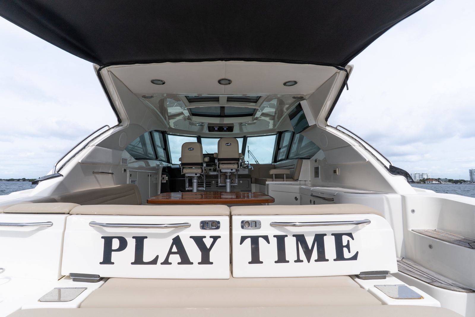 2016 Sea Ray Sundancer 540 — Twin Cummins QSM-11 Diesels, Miami