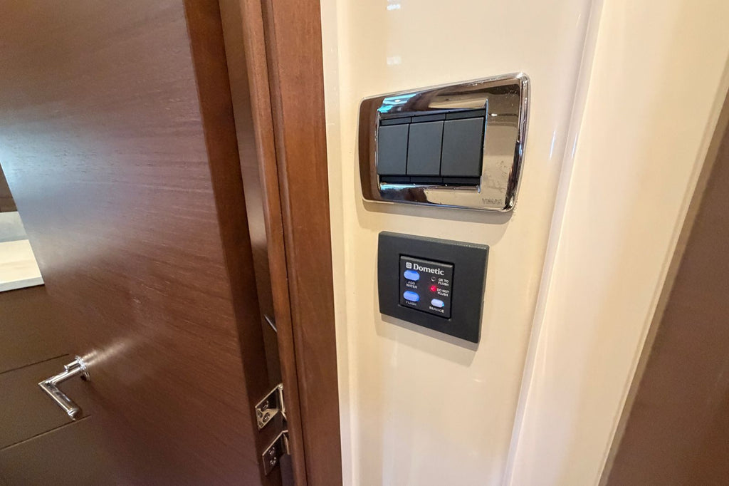 2016 Sea Ray Sundancer 540 — Twin Cummins QSM-11 Diesels, Miami