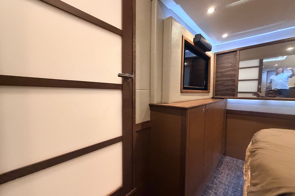 2016 Sea Ray Sundancer 540 — Twin Cummins QSM-11 Diesels, Miami