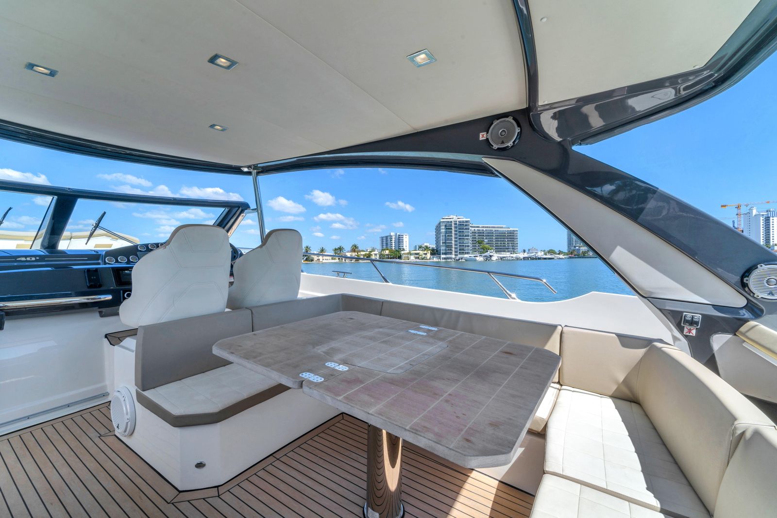 2017 Absolute 40 STL — Twin Volvo Penta Diesel, Miami Beach