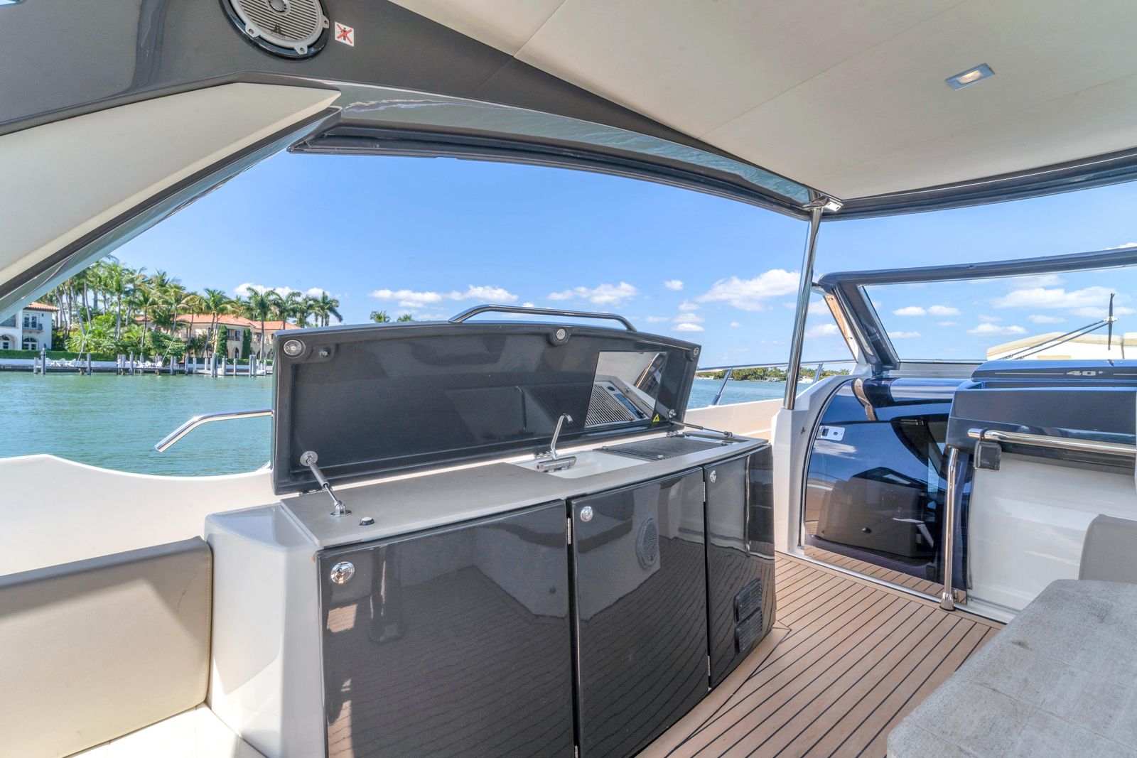 2017 Absolute 40 STL — Twin Volvo Penta Diesel, Miami Beach