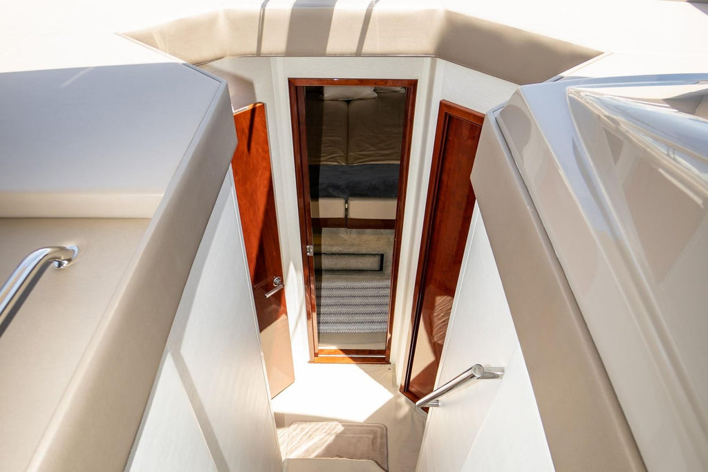 2017 Sea Ray Sundancer 460 — Twin Cummins Diesels & Joystick Docking, Miami