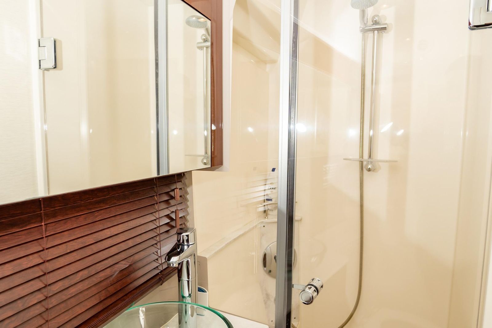 2017 Sea Ray Sundancer 460 — Twin Cummins Diesels & Joystick Docking, Miami