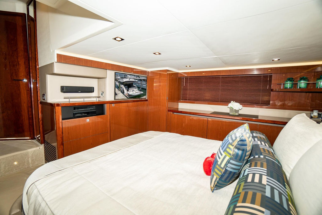 2017 Sea Ray Sundancer 460 — Twin Cummins Diesels & Joystick Docking, Miami