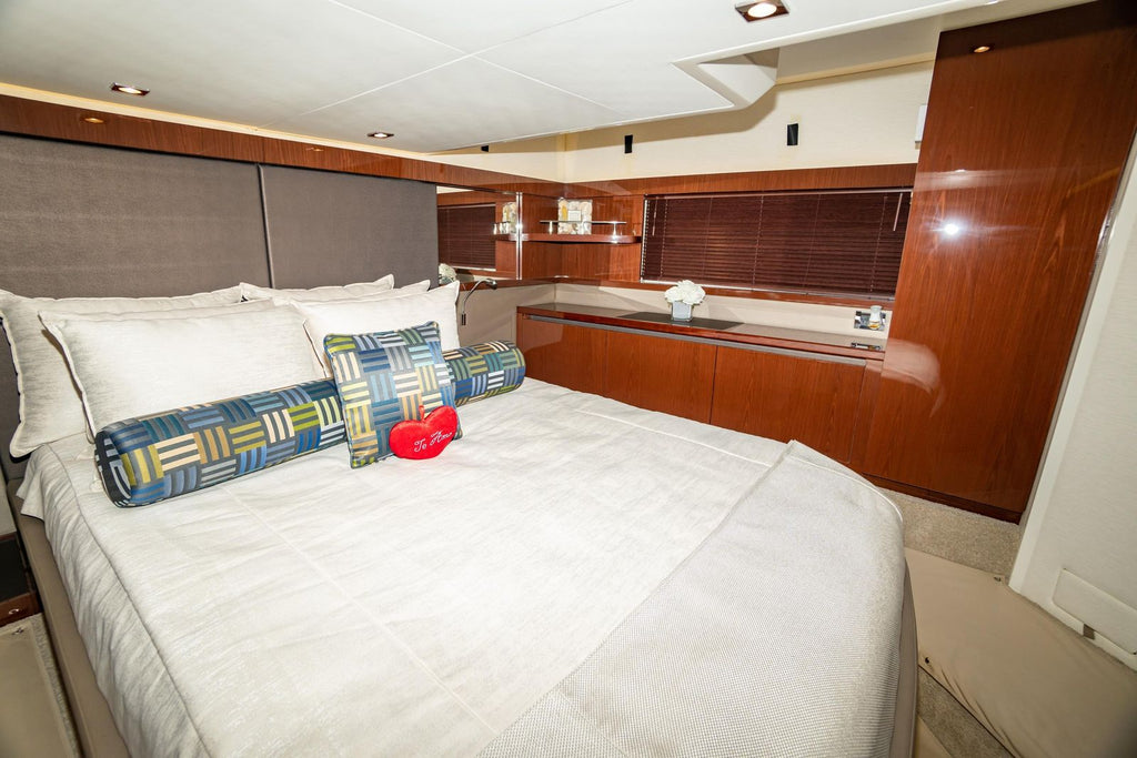 2017 Sea Ray Sundancer 460 — Twin Cummins Diesels & Joystick Docking, Miami
