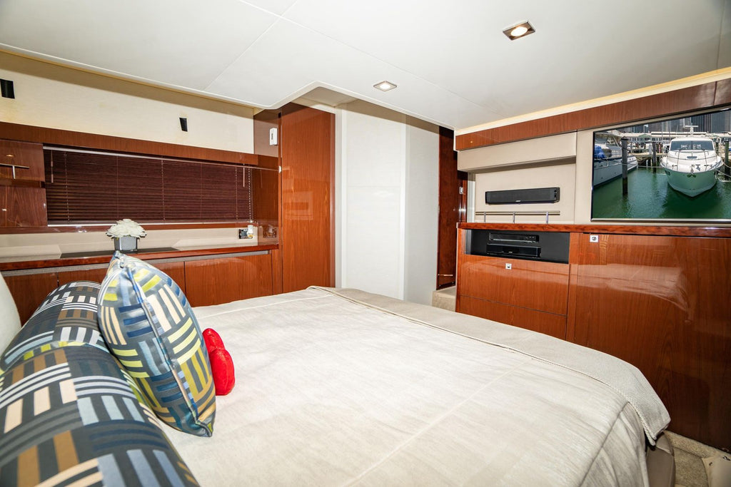 2017 Sea Ray Sundancer 460 — Twin Cummins Diesels & Joystick Docking, Miami